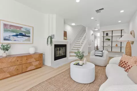 975 Belmont Ter 2, Sunnyvale, CA 94086