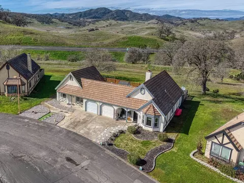 5443 Oxford Dr, Lakeport, CA 95453