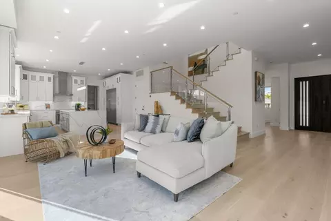 Living - 810 Virginia Ct, Campbell, CA 95008 photo 3 of 5
