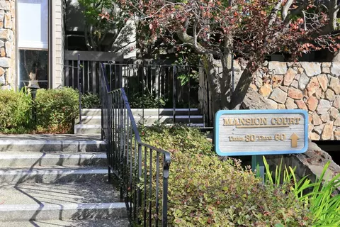 4 Mansion Ct 00721, Menlo Park, CA 94025