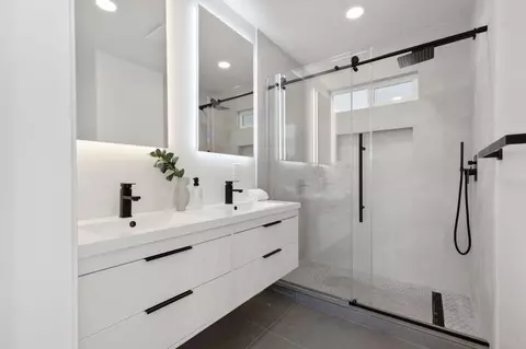 Bath - 390 Valmy St, Milpitas, CA 95035 photo 4 of 5