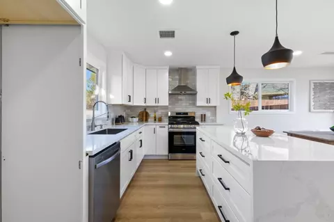 Kitchen - 390 Valmy St, Milpitas, CA 95035 photo 4 of 6