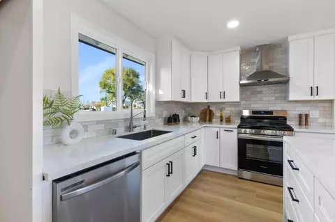 Kitchen - 390 Valmy St, Milpitas, CA 95035 photo 5 of 6