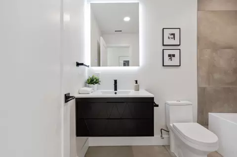 Bath - 390 Valmy St, Milpitas, CA 95035 photo 1 of 5