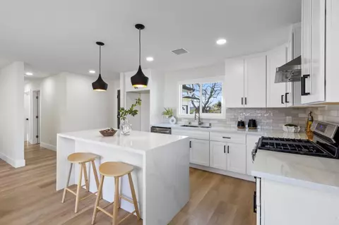 Kitchen - 390 Valmy St, Milpitas, CA 95035 photo 3 of 6