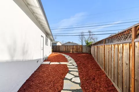 Exterior - 390 Valmy St, Milpitas, CA 95035 photo 4 of 8