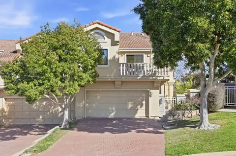 10 Mayflower Ln, San Carlos, CA 94070