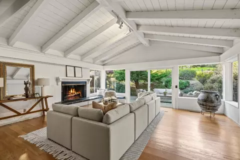 25664 Carmel Knolls Dr, Carmel, CA 93923