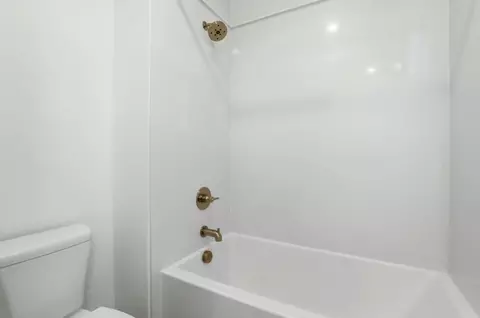 Bath - 7344 Ailes Ct, Gilroy, CA 95020 photo 5 of 6