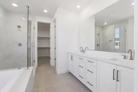 Bath - 7344 Ailes Ct, Gilroy, CA 95020 photo 2 of 6