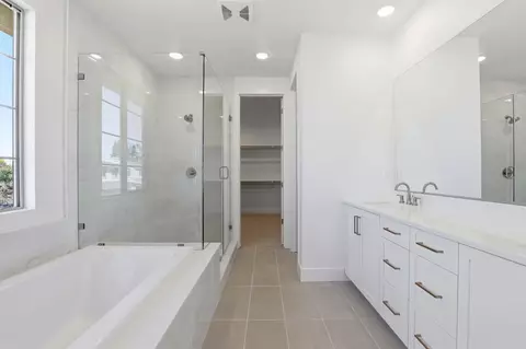 Bath - 7344 Ailes Ct, Gilroy, CA 95020 photo 3 of 6