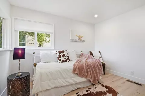 Bedroom - 27 Midway Ave, Mill Valley, CA 94941 photo 5 of 6