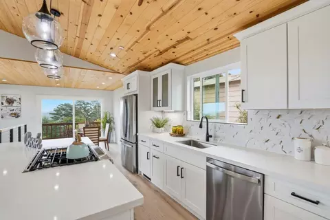 Kitchen - 27 Midway Ave, Mill Valley, CA 94941 photo 3 of 5