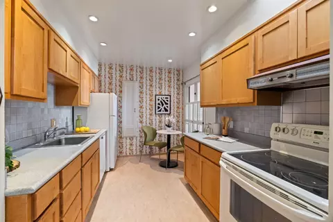 Kitchen - 665 27th St, San Francisco, CA 94131 photo 1 of 2