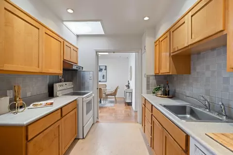 Kitchen - 665 27th St, San Francisco, CA 94131 photo 2 of 2