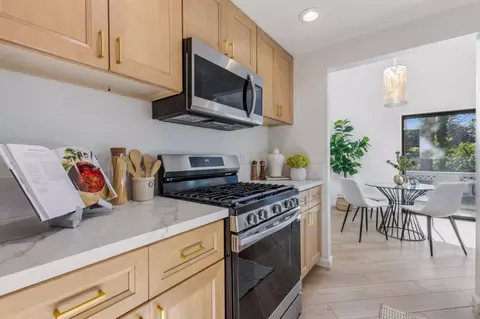 Kitchen - 2603 Willowbrook Ln 22, Aptos, CA 95003 photo 2 of 4