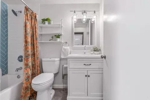 Bath - 2603 Willowbrook Ln 22, Aptos, CA 95003 photo 5 of 5