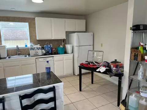 Kitchen - 430 Pine Ave, Half Moon Bay, CA 94019 photo 2 of 2