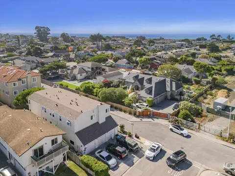 View/Area - 430 Pine Ave, Half Moon Bay, CA 94019 photo 3 of 4