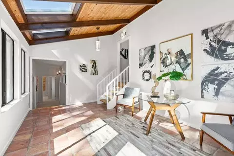Entry Way - 235 Beverly Pl, Pacifica, CA 94044 photo 2 of 2