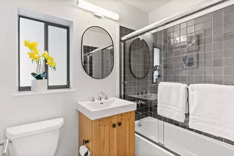 Bath - 235 Beverly Pl, Pacifica, CA 94044 photo 1 of 3