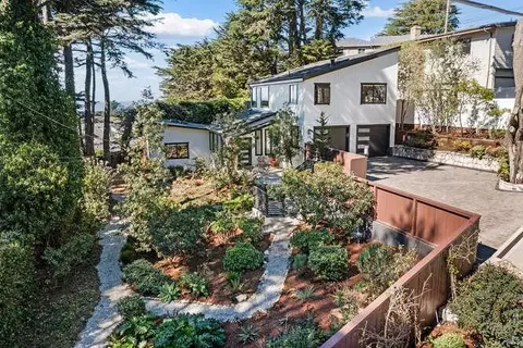 Exterior - 235 Beverly Pl, Pacifica, CA 94044 photo 2 of 9