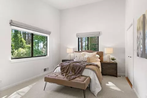 Bedroom - 235 Beverly Pl, Pacifica, CA 94044 photo 3 of 5