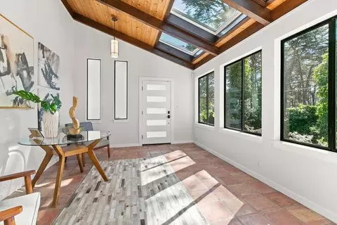 Entry Way - 235 Beverly Pl, Pacifica, CA 94044 photo 1 of 2