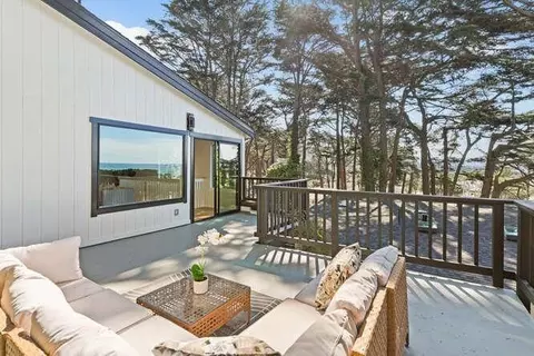 Exterior - 235 Beverly Pl, Pacifica, CA 94044 photo 6 of 9