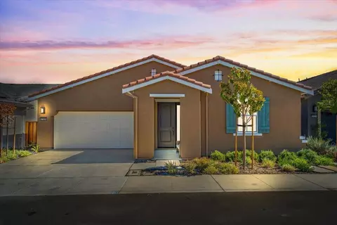 2109 White Oak Dr, Hollister, CA 95023