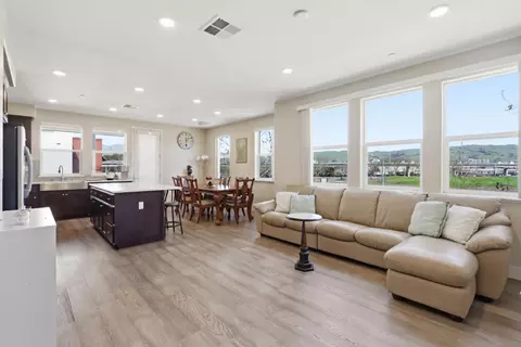 1607 Centre Pointe Dr, Milpitas, CA 95035