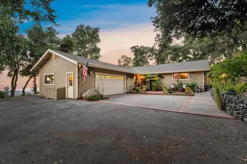 24854 Skyland Rd, Los Gatos, CA 95033
