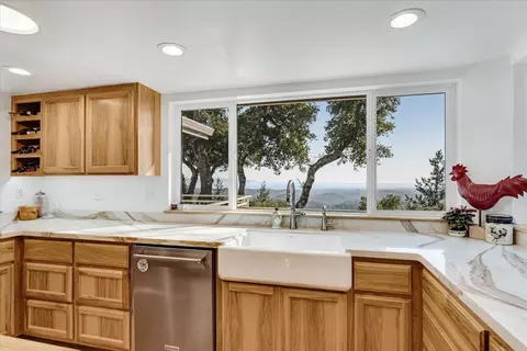 24854 Skyland Rd, Los Gatos, CA 95033