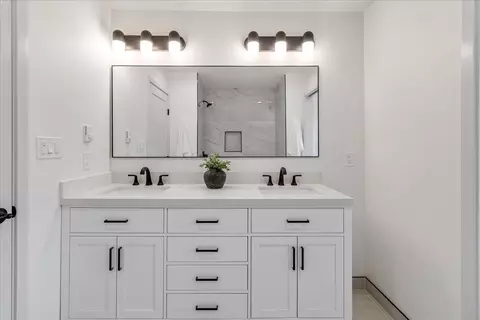 Bath - 5 Arriba Dr, Aromas, CA 95004 photo 5 of 10