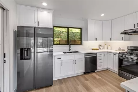 Kitchen - 5 Arriba Dr, Aromas, CA 95004 photo 4 of 8