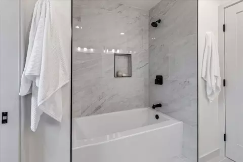 Bath - 5 Arriba Dr, Aromas, CA 95004 photo 6 of 10