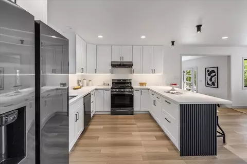 Kitchen - 5 Arriba Dr, Aromas, CA 95004 photo 3 of 8