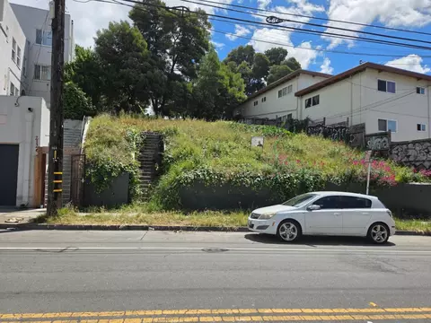 2120 35th Ave, Oakland, CA 94601