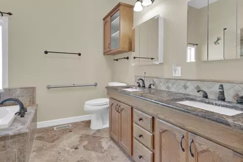 Bath - 53330 Smith Rd, Bradley, CA 93426 photo 2 of 3