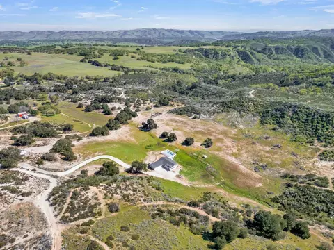 View/Area - 53330 Smith Rd, Bradley, CA 93426 photo 3 of 12