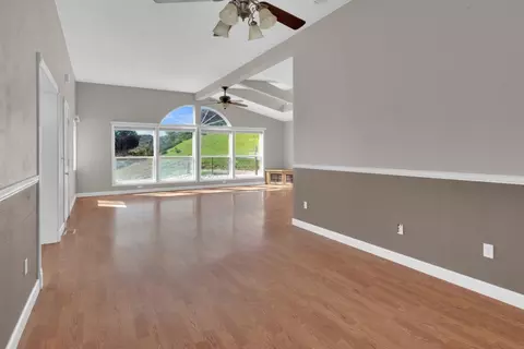 Living - 53330 Smith Rd, Bradley, CA 93426 photo 5 of 8