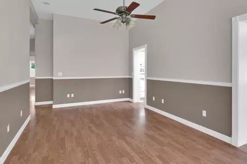 Living - 53330 Smith Rd, Bradley, CA 93426 photo 6 of 8