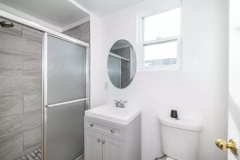 Bath - 620 22nd St, Richmond, CA 94801 photo 2 of 2