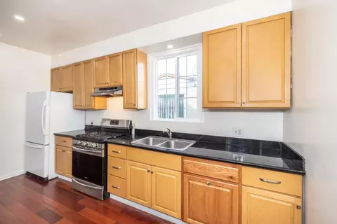 Kitchen - 620 22nd St, Richmond, CA 94801 photo 2 of 2