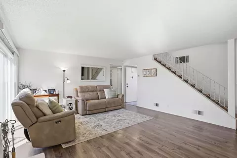 Living - 1075 Sherman Dr, Salinas, CA 93907 photo 2 of 2