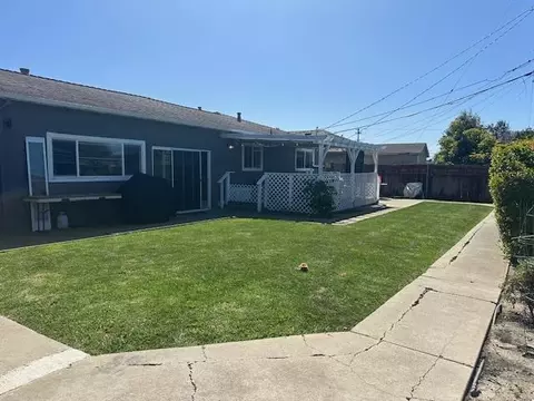 Exterior - 710 Campus Ave, Salinas, CA 93901 photo 3 of 6
