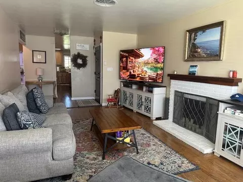 Living - 710 Campus Ave, Salinas, CA 93901 photo 2 of 3