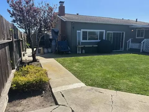 Exterior - 710 Campus Ave, Salinas, CA 93901 photo 6 of 6