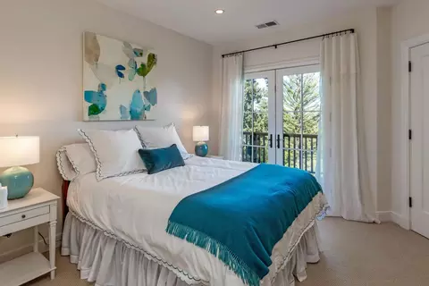 Bedroom - 950 Espinosa Rd, Woodside, CA 94062 photo 4 of 4