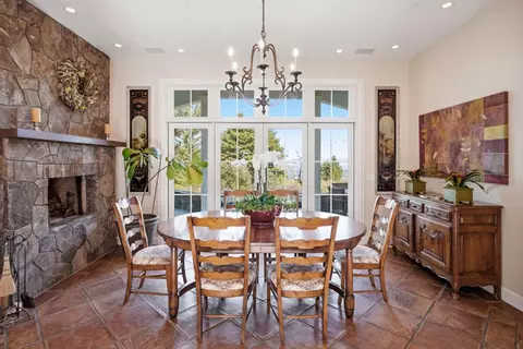 Dining - 950 Espinosa Rd, Woodside, CA 94062 photo 1 of 1